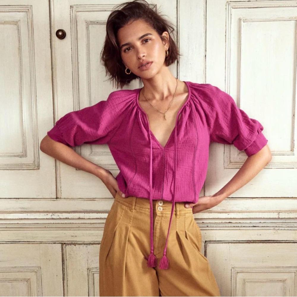 Trim Insert Double Cloth Top. NWT!